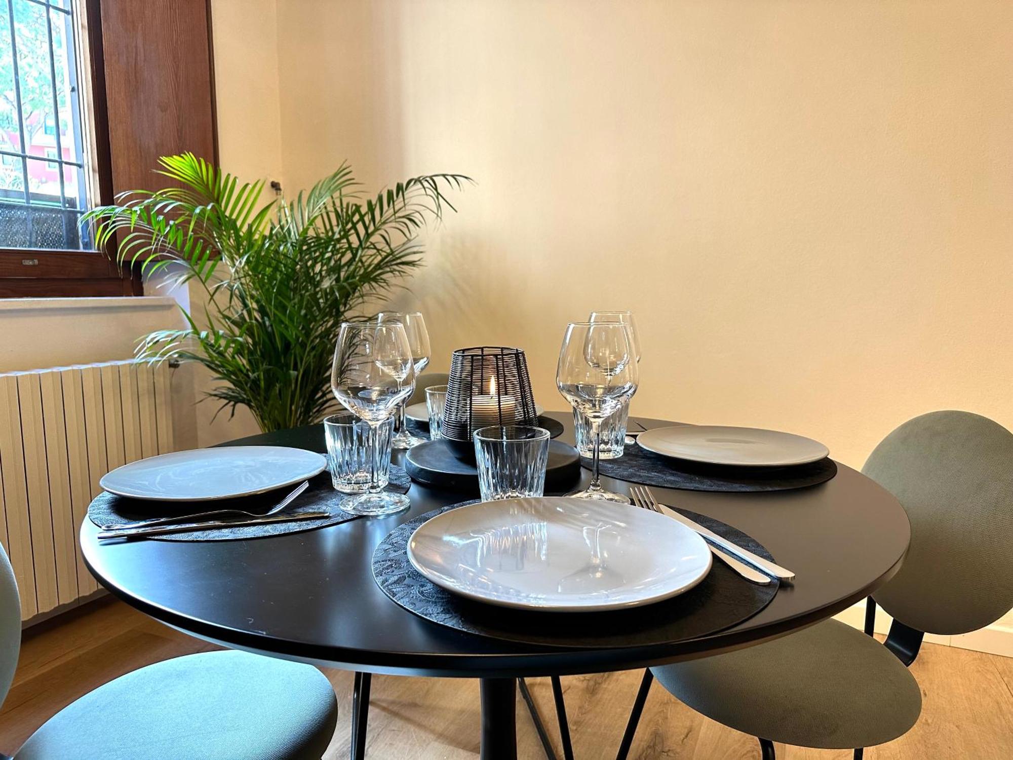 Gioiello Deco Nel Centro Storico Apartamento Desenzano del Garda Exterior foto